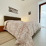 Grazioso Bilocale Della Rosa A Cadorago *
